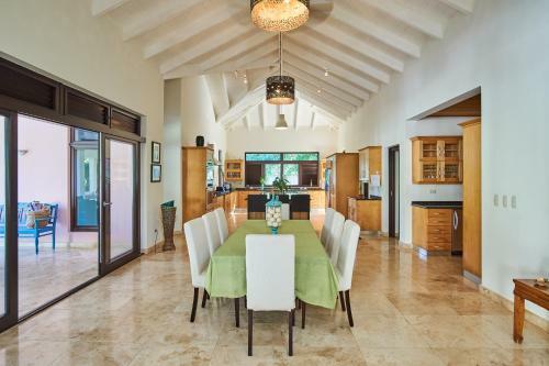 Luxury Villas At Sea Horse Ranch