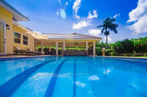 Luxury Villas At Sea Horse Ranch
