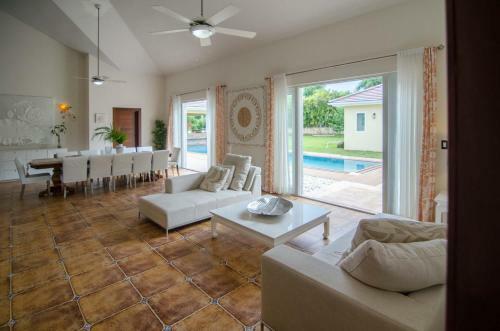 Luxury Villas At Sea Horse Ranch