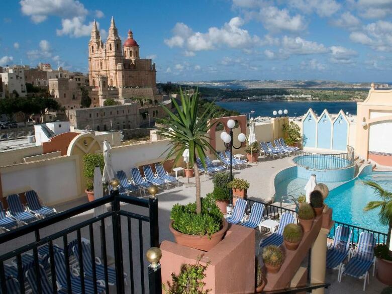 Hotel Pergola Club