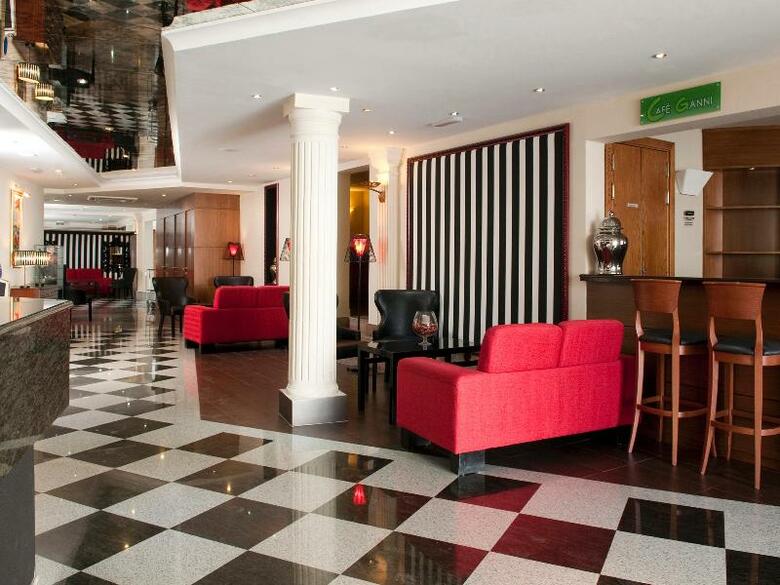 Hotel Pergola Club