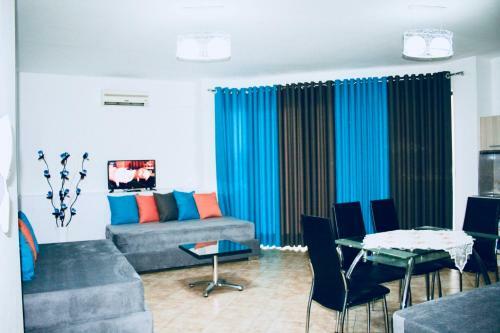 Flora Apartments