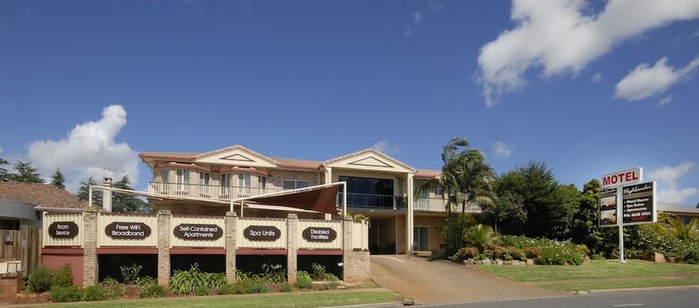 Highlander Motor Inn
