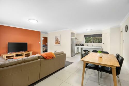 City Two Apartment