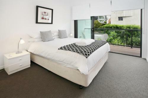 L27b 3br Red Hill - Uptown Apartments
