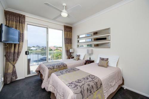 Broadbeach Waterfront Holiday House