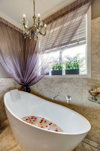 Broadbeach Waterfront Holiday House