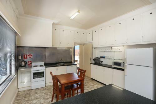 Apartment 1 On Oxide