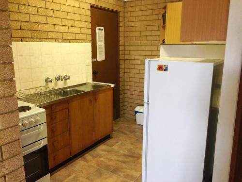 Flat 1/3 Bay Lane