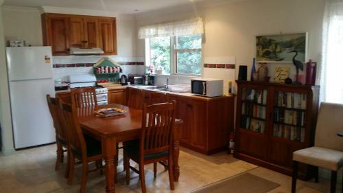 Abelia Cottages Botanical