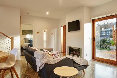 Mountin Hut - Central Bright