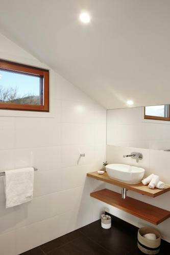 Mountin Hut - Central Bright