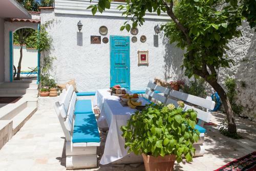 Hostal Villa Mike