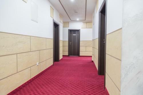 Hostel Tron