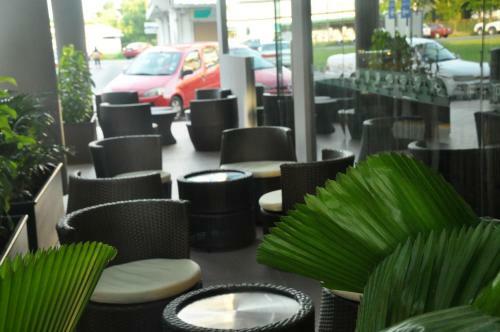 Tat Place Hotel