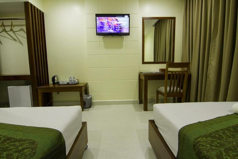 Rose Emerald Hotel