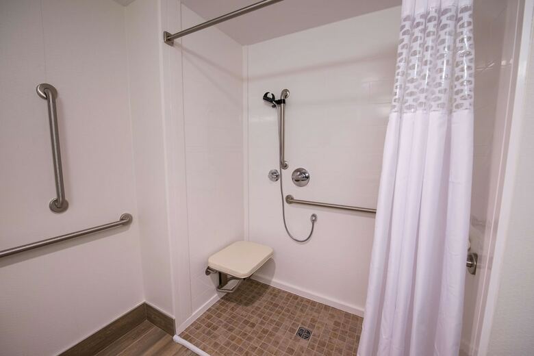 Hotel Hampton Inn & Suites By Hilton Fredericton