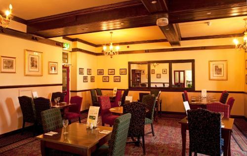 Hotel Saracens Head