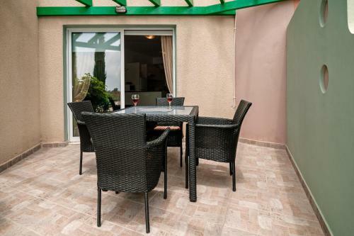 Artemis Maria Apartment