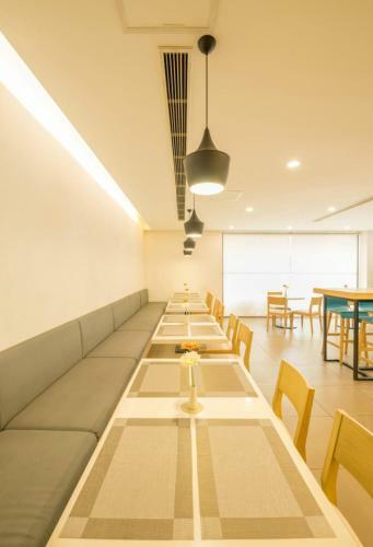Hotel Hanting Express Wuhan Optics Valley Pedestrian Street