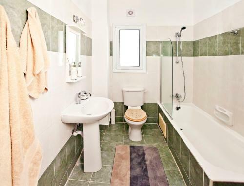 Faros Court Prestige Apartment