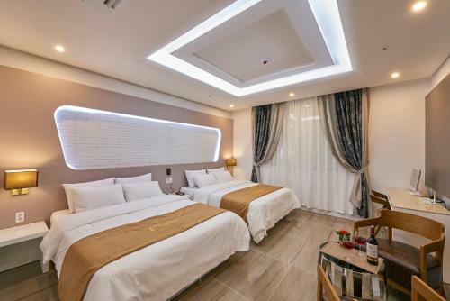 Dubai Hotel