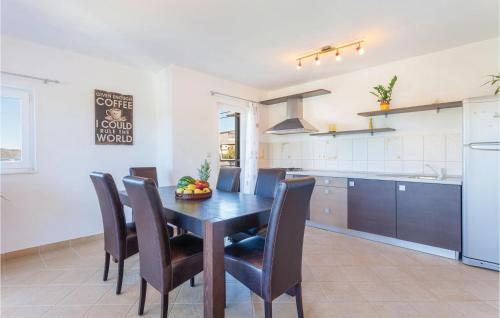 Holiday Apartment Seget Vranjica 01