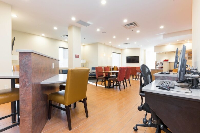 Hotel Towneplace Suites By Marriott Edmonton South