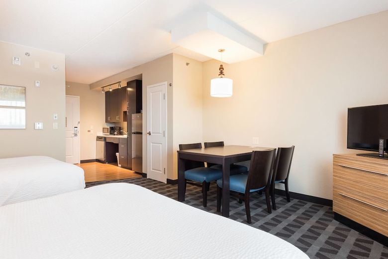 Hotel Towneplace Suites By Marriott Edmonton South