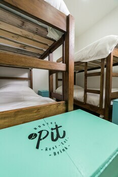 El Pit Hostel