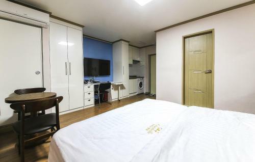 Crystal Residence Hotel