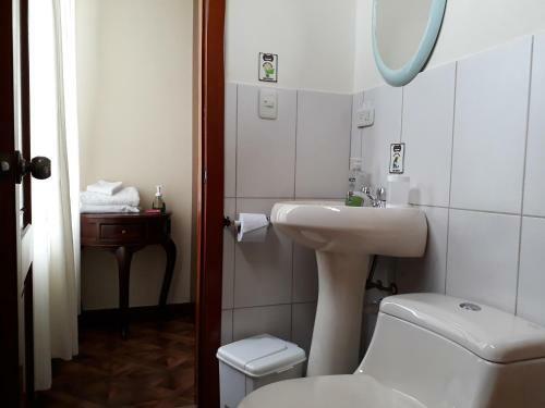El Cardenal Hotel