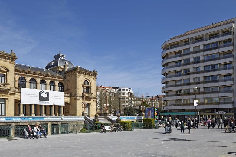 Playa De La Concha 4 Apartment By Feelfree Rentals