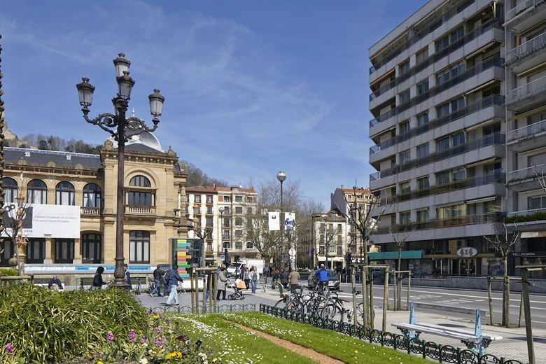 Playa De La Concha 4 Apartment By Feelfree Rentals