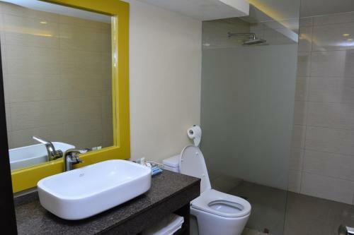 Top Star Hotel