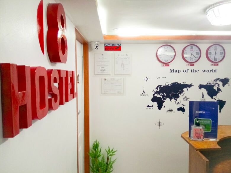 8hostel