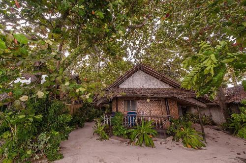 Hotel Patrick's On The Beach Resort