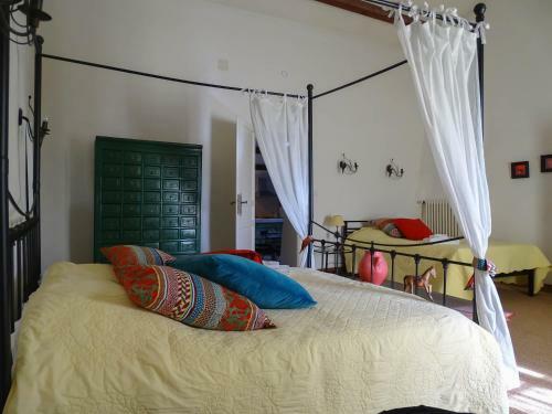 Bed & Breakfast Clos St Pierre De Fraisse