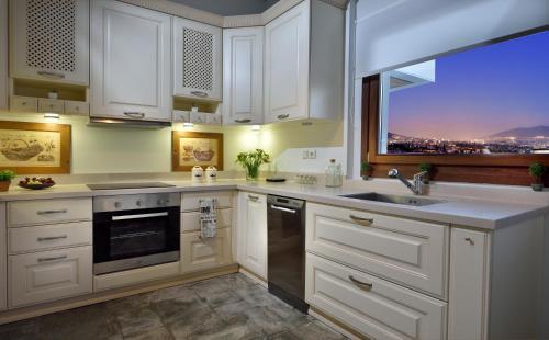 Apartment Karyatis