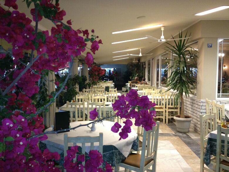 Parthenon Art Hotel