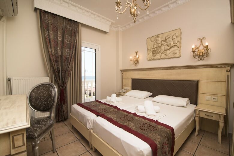 Parthenon Art Hotel