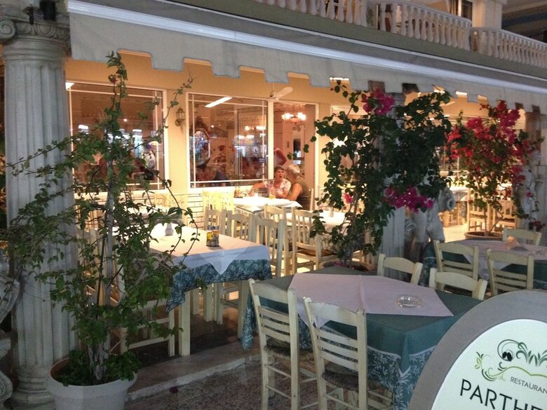 Parthenon Art Hotel