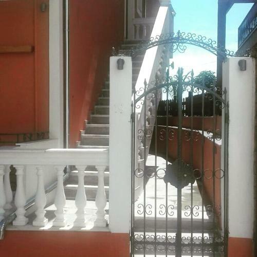 Hostal Sunrise House
