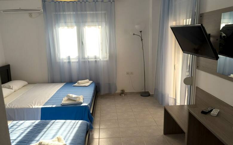 Hostal Polykratis Rooms
