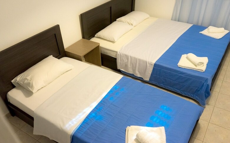 Hostal Polykratis Rooms
