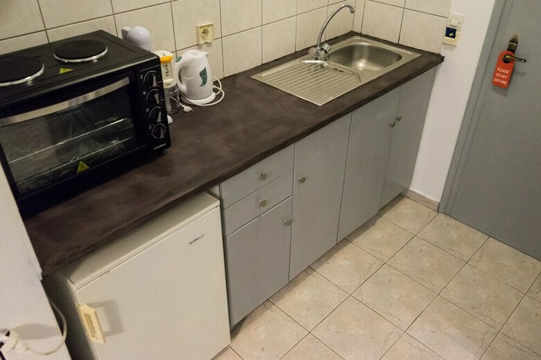 Hostal Polykratis Rooms