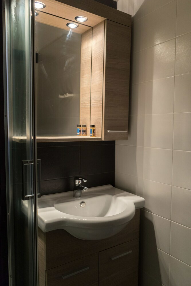 Hostal Polykratis Rooms