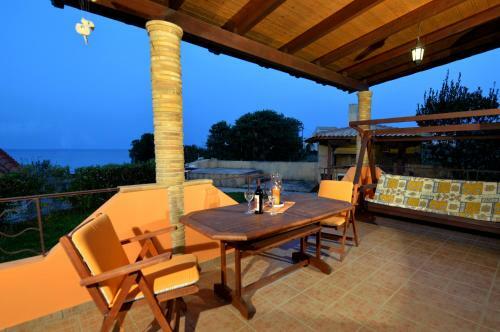 Galini Beach Villa