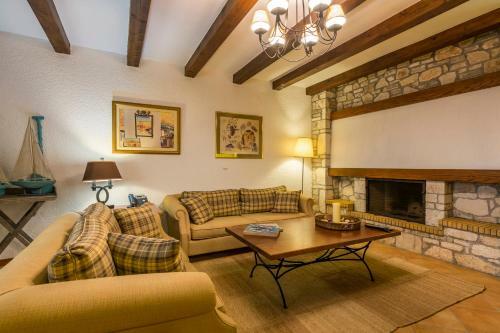 Elaia Villas