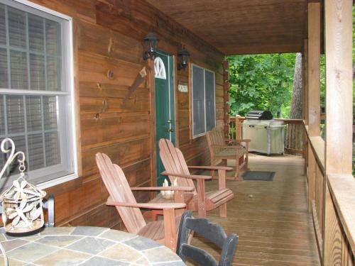 Arbor Den Log Cabin